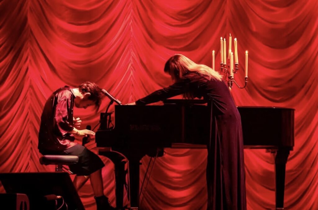 choreographer, movement director and model paris Lara fabian Tour Je suis là