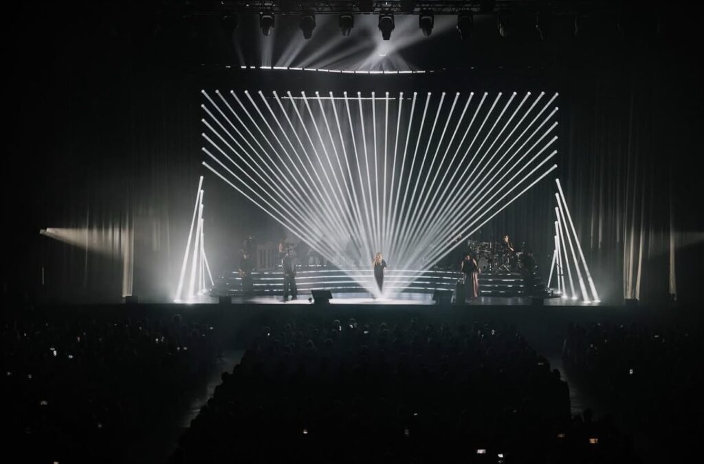 choreographer, movement director and model paris Lara fabian Tour Je suis là